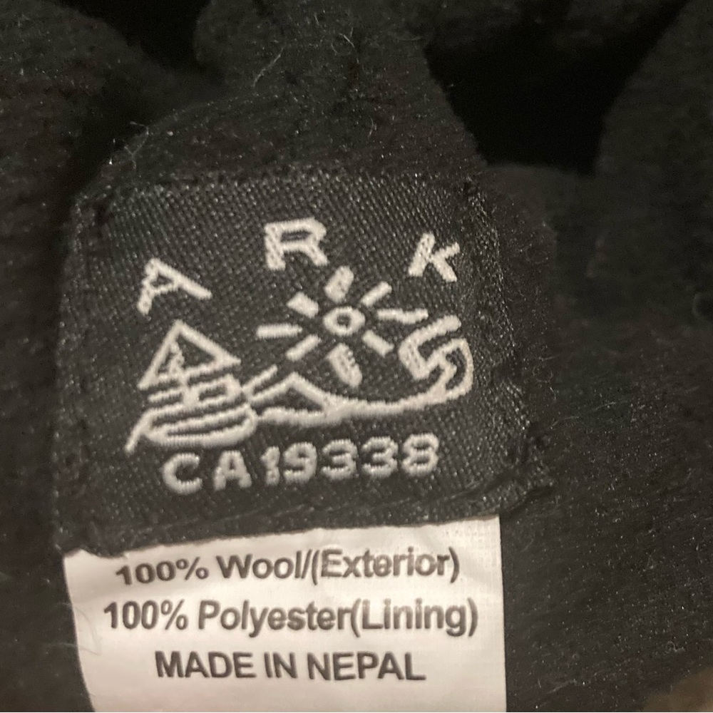 Ark Dragon Wool Toque - Picture 7 of 7